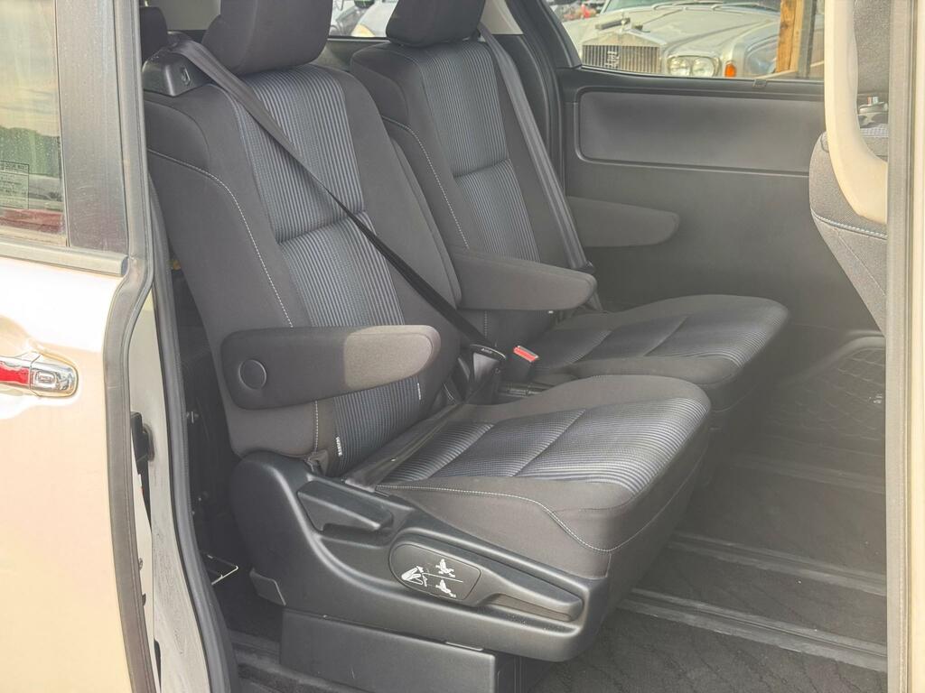 Toyota Voxy Mpv 1.8 Vvt-h Hybrid Zs Kirameki Ii 201717 Black #20