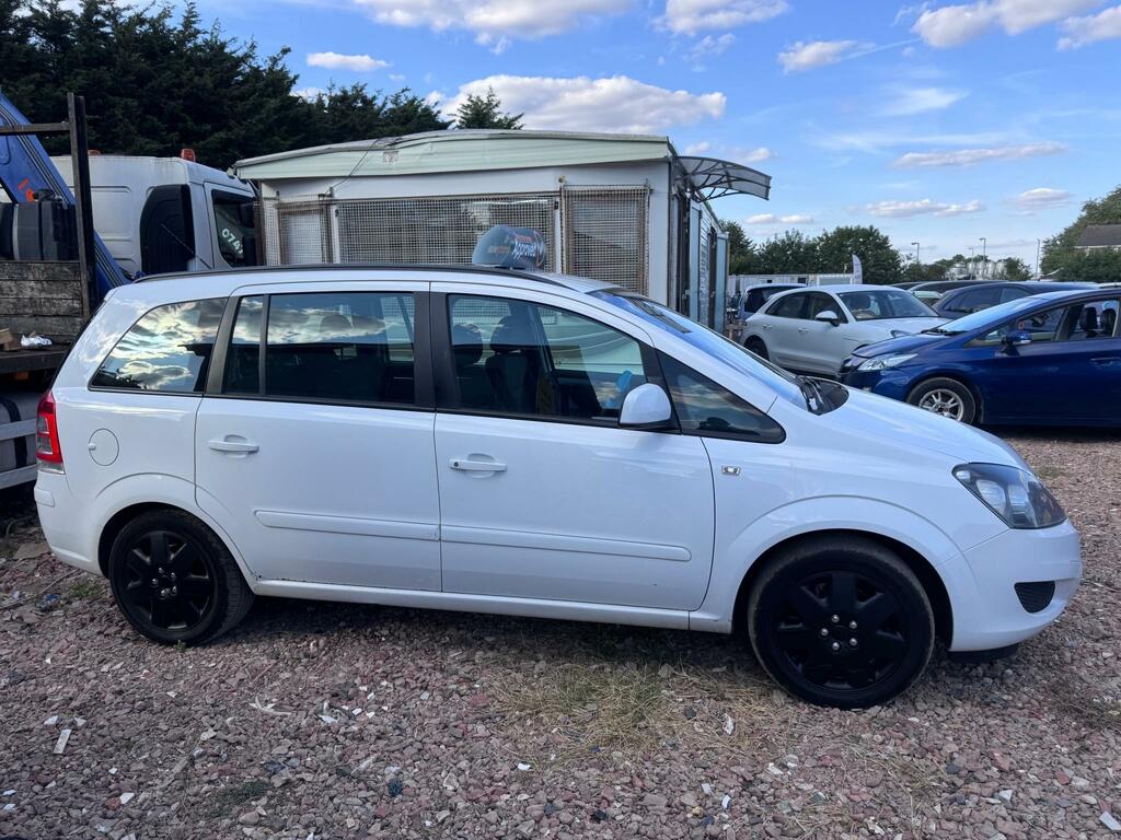 Vauxhall Zafira Exclusive White #5