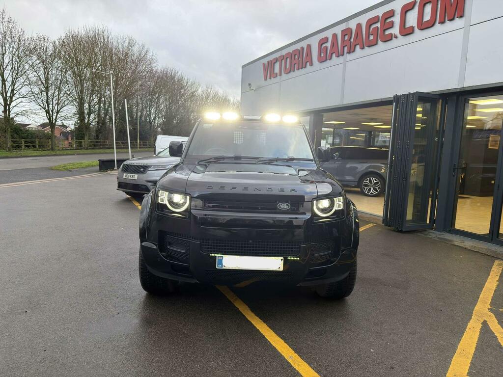 Land Rover Defender 90 S Black