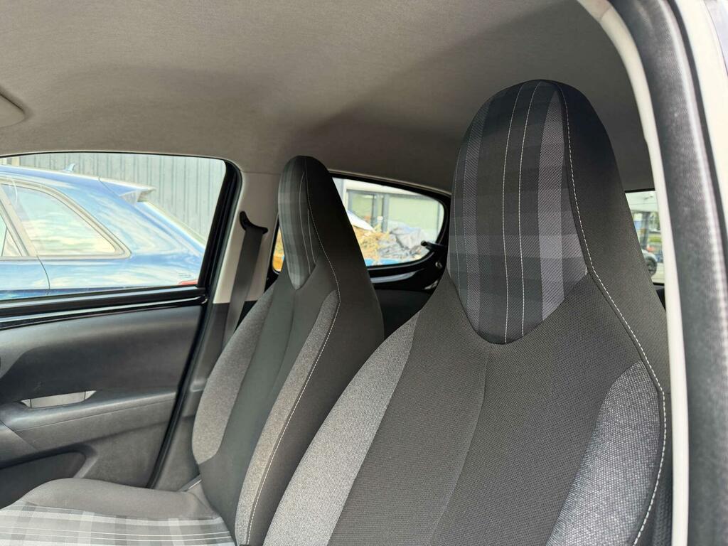 Peugeot 108 Allure Black #3
