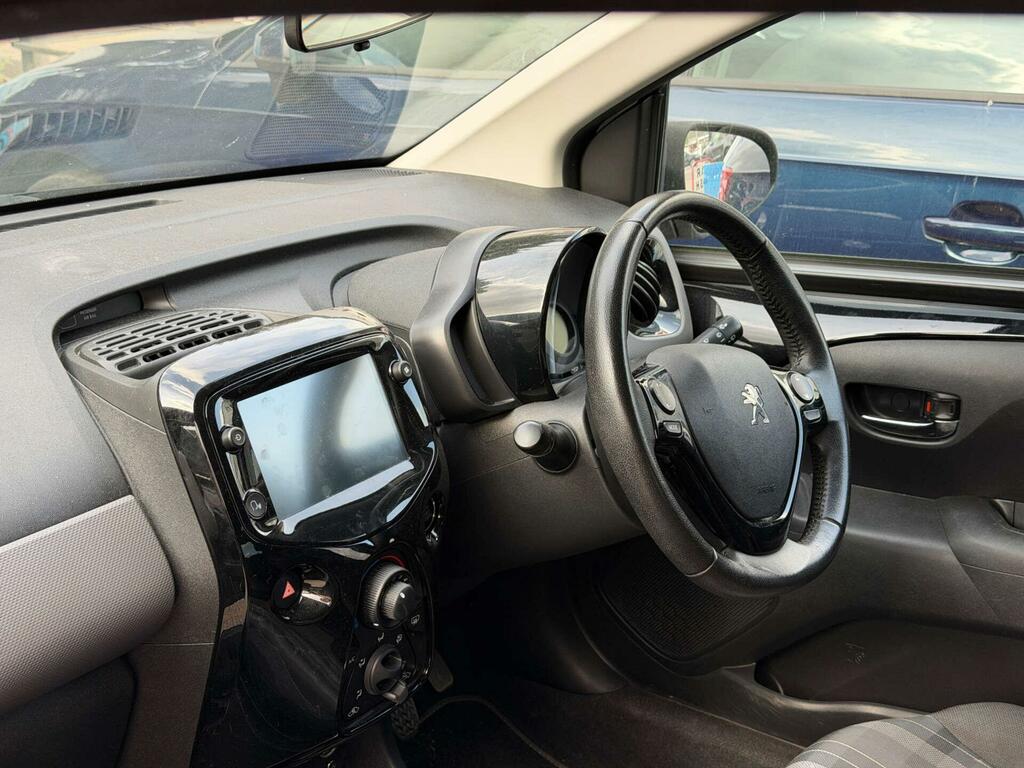 Peugeot 108 Allure Black #4