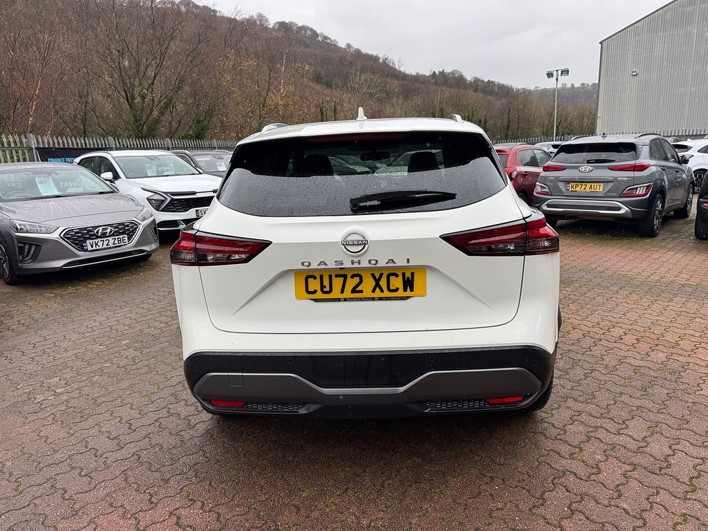 Nissan Qashqai Dig-t Mhev N-connecta Glass Roof White #6