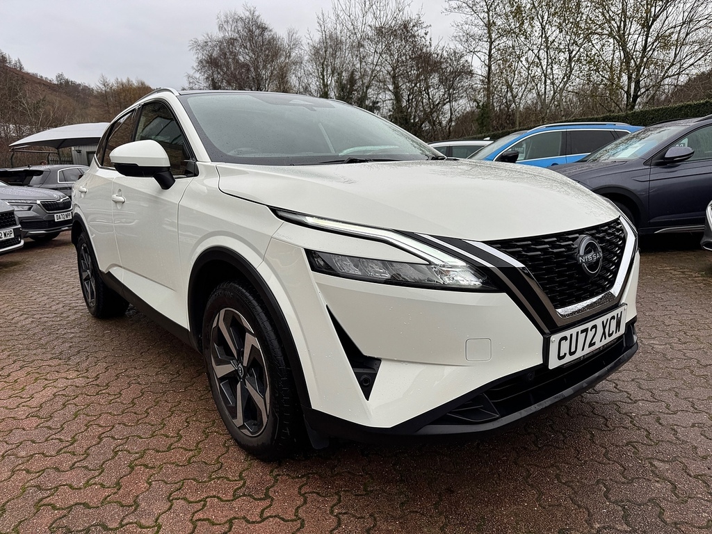 Nissan Qashqai Dig-t Mhev N-connecta Glass Roof White