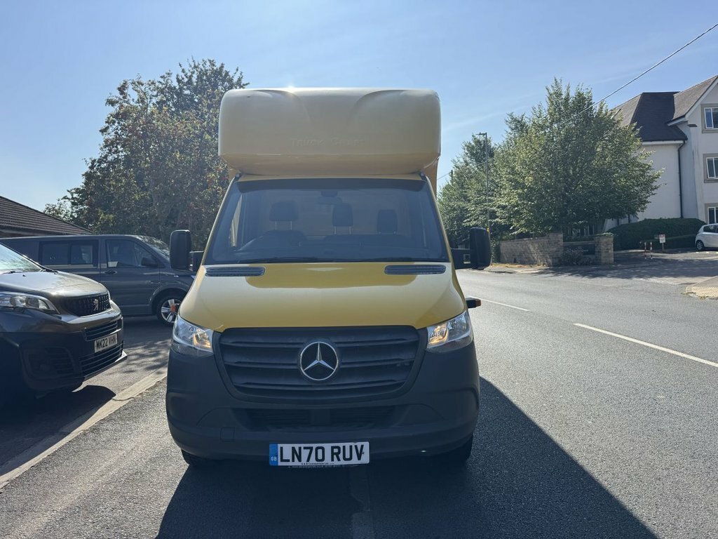 Mercedes-Benz Sprinter 2.1L Progressive LN70RUV Yellow #2
