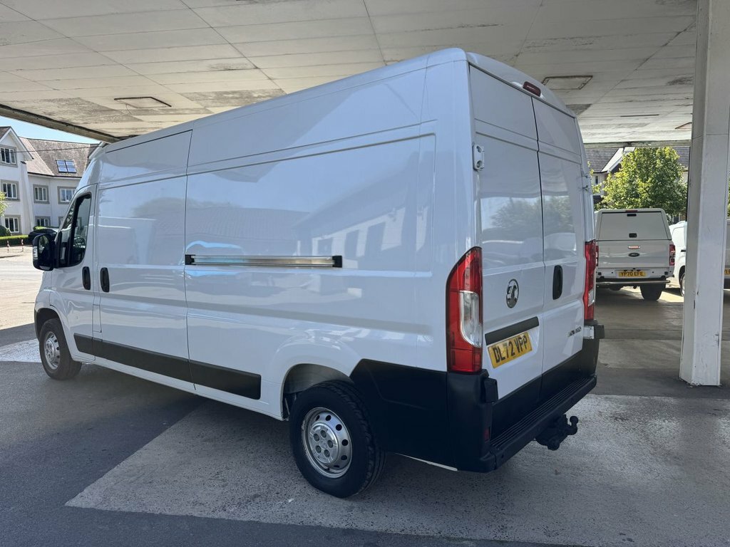 Vauxhall Movano 2.2L Prime White #5