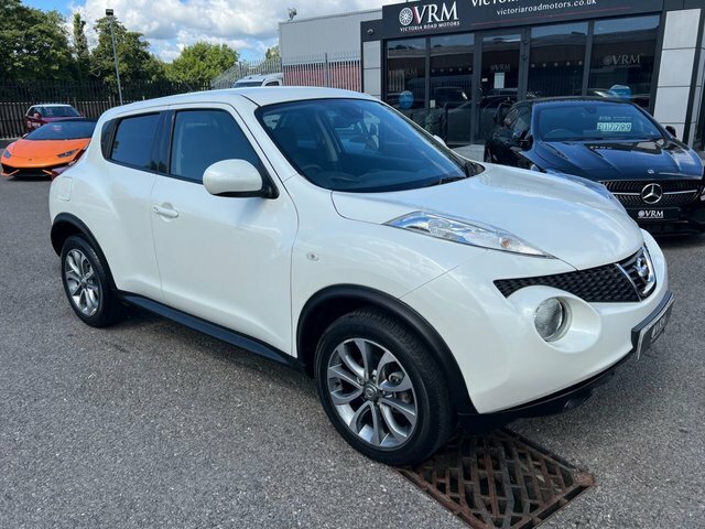Nissan Juke Tekna Suv White #3