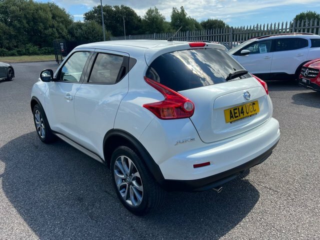 Nissan Juke Tekna Suv White #6