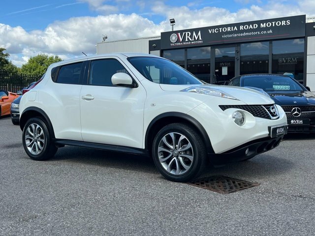 Nissan Juke Tekna Suv White #2