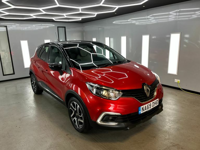 Renault Captur Iconic Tce Black