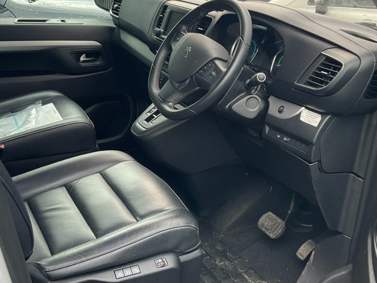 Peugeot e-Traveller Allure L White #6