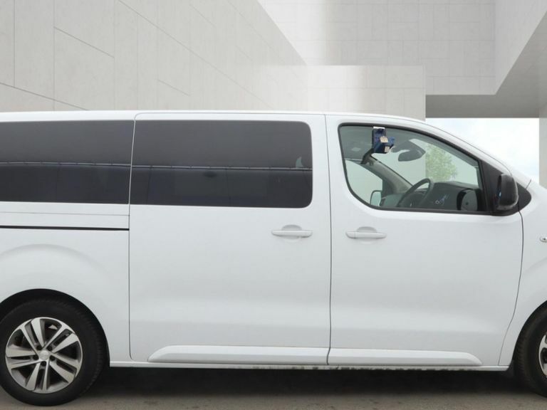 Peugeot e-Traveller Allure L White #4