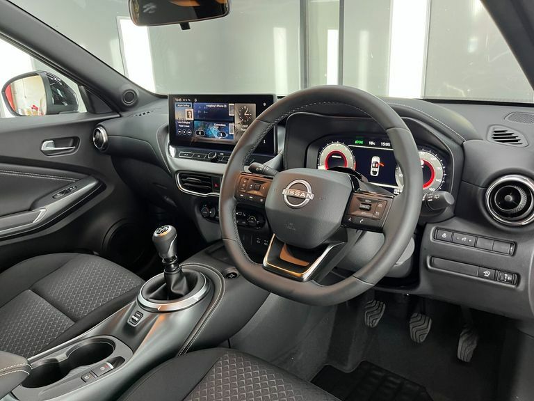 Nissan Juke 1.0 Dig-t Acenta Premium Suv Eur Red #36