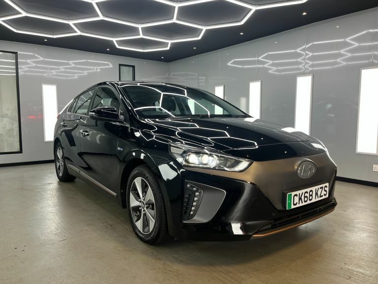 Hyundai Ioniq Premium Se Black #2
