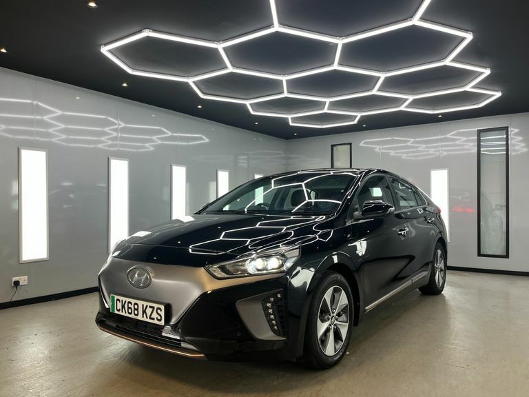 Hyundai Ioniq Premium Se Black #6