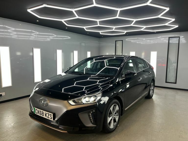 Hyundai Ioniq Premium Se Black #5