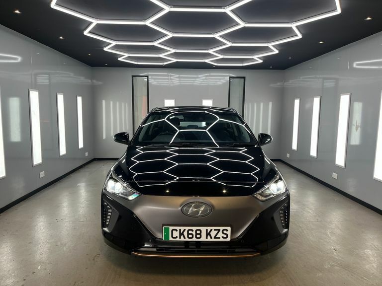 Hyundai Ioniq Premium Se Black #3