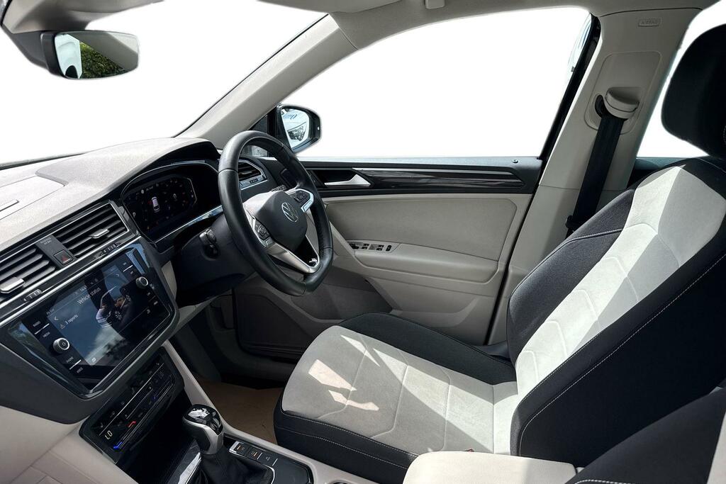 Volkswagen Tiguan Volkswagen Tiguan Elegance 1.5 Tsi 150Ps 7-Speed D ML22OTP Grey #2