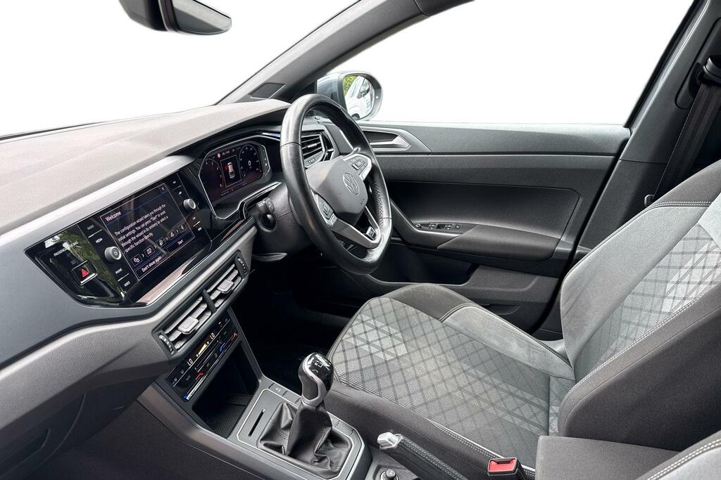 Volkswagen Taigo Volkswagen Taigo R-line 1.0 Tsi 110Ps 6-Speed Manu SP22UXO Grey #2