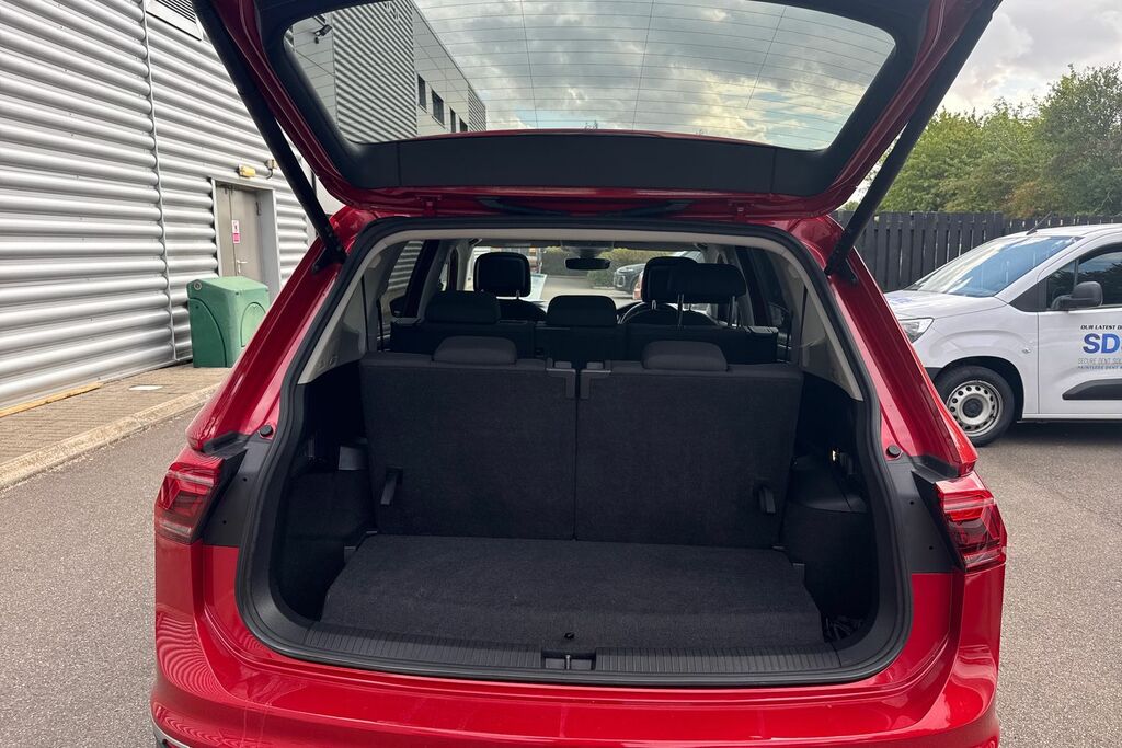 Volkswagen Tiguan Allspace Volkswagen Tiguan Allspace Elegance 2.0 Tsi 4Motio Red #6
