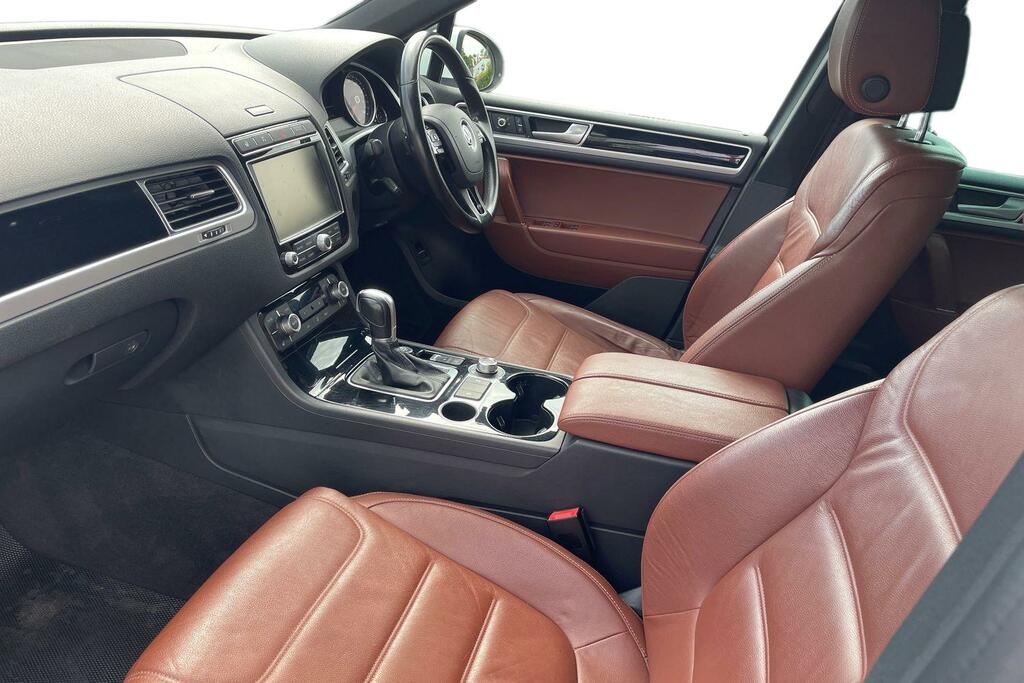 Volkswagen Touareg Volkswagen Touareg 3.0 Tdi V6 Bluemotion Tech R-li LC66UDH White #2