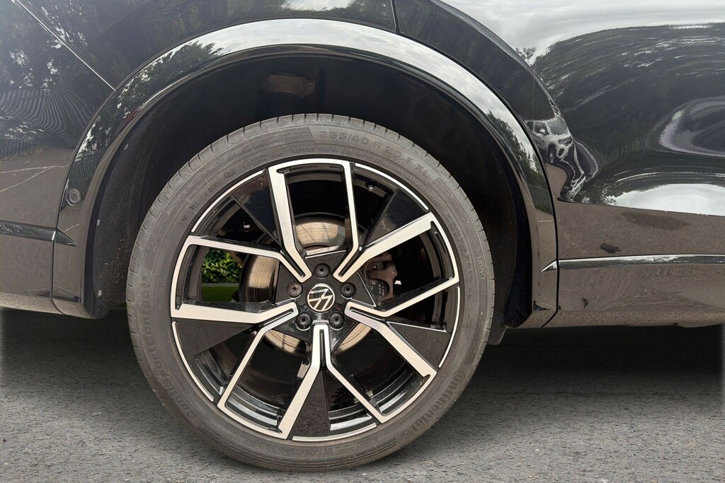 Volkswagen Tiguan Volkswagen Tiguan Estate 1.5 Etsi 150 R-line D KR24WXU Black #5