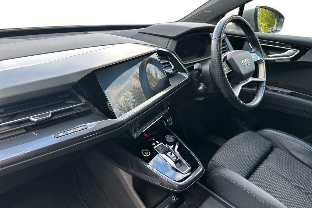 Audi Q4 E Tron Audi Q4 E-tron Q4 S Line 35 E-tron 125,00 Kw RE72PCV Silver #2