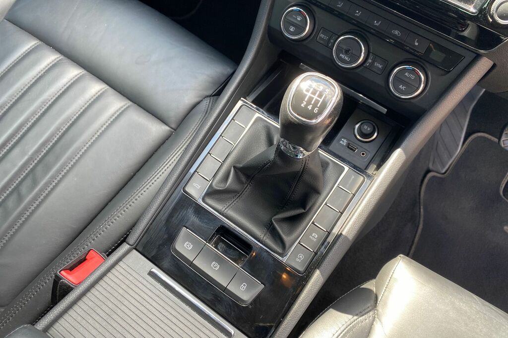 Skoda Superb 2.0 Outdoor Plus Tdi Cr 139 Bhp Grey #11