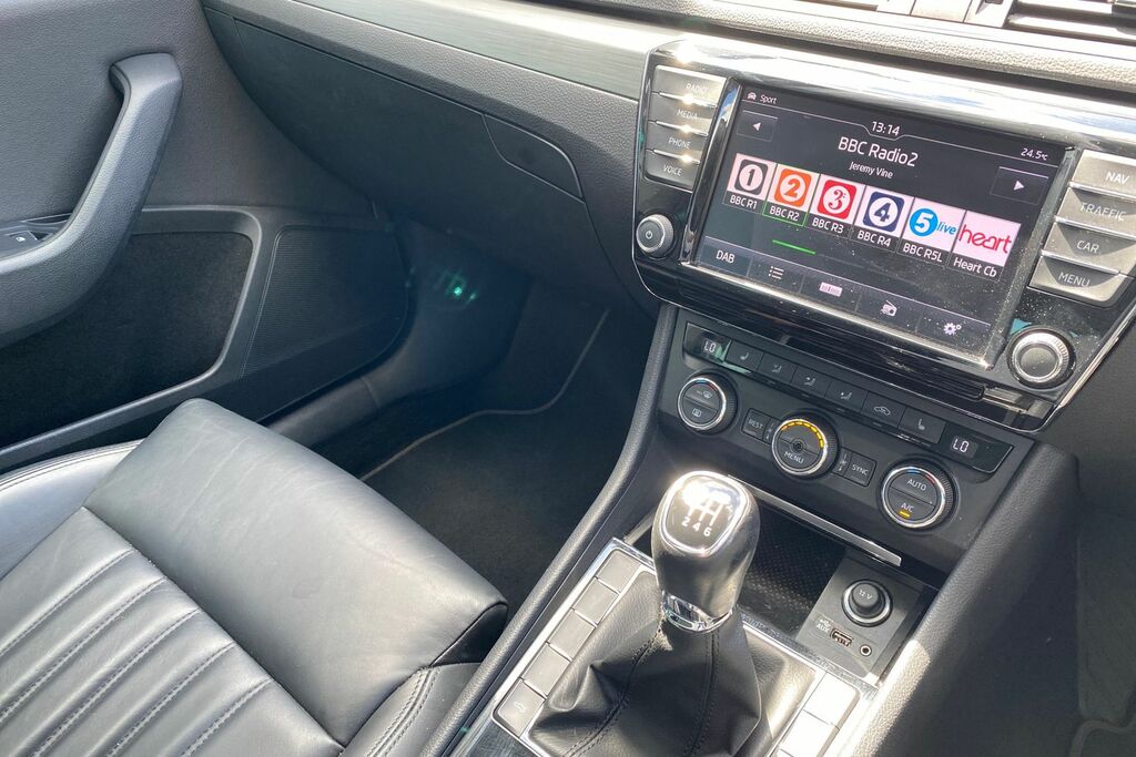 Skoda Superb 2.0 Outdoor Plus Tdi Cr 139 Bhp Grey #28