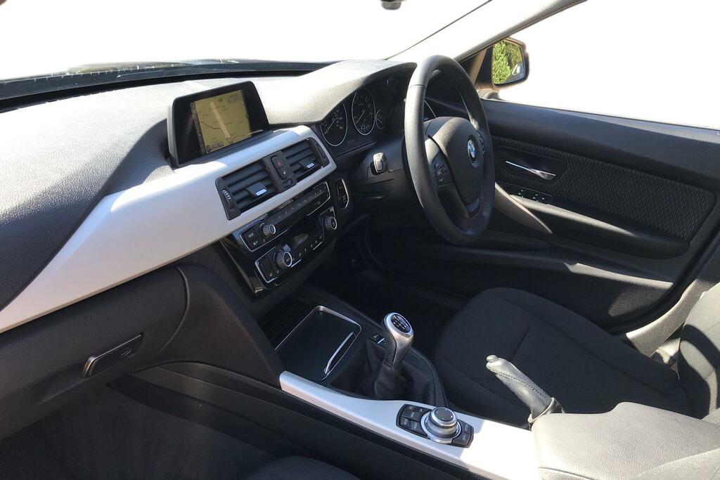 BMW 3 Series Bmw 3 Series 2.0 320I Se Saloon Black #6