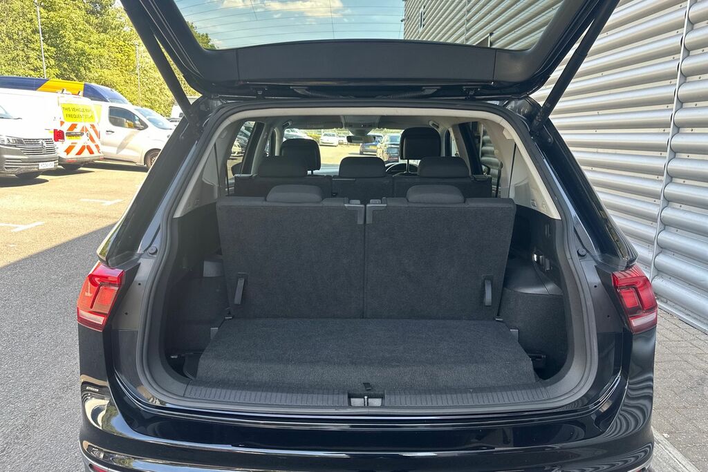 Volkswagen Tiguan Allspace Volkswagen Tiguan Allspace Life 1.5 Tsi 150Ps 7-Sp Black #6