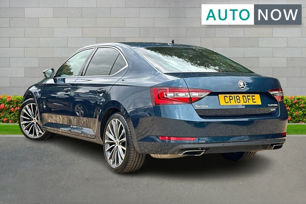 Skoda Superb Skoda Superb 2.0 Tsi Laurin Klement Hatchback Blue #5