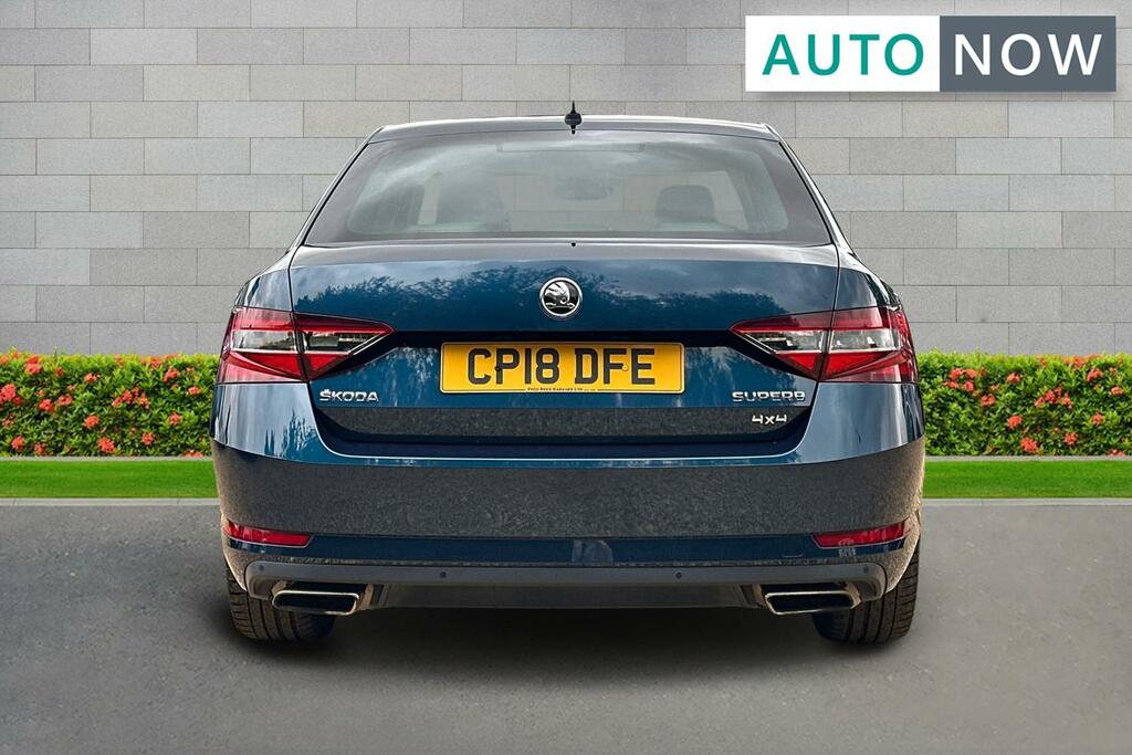 Skoda Superb Skoda Superb 2.0 Tsi Laurin Klement Hatchback Blue #3