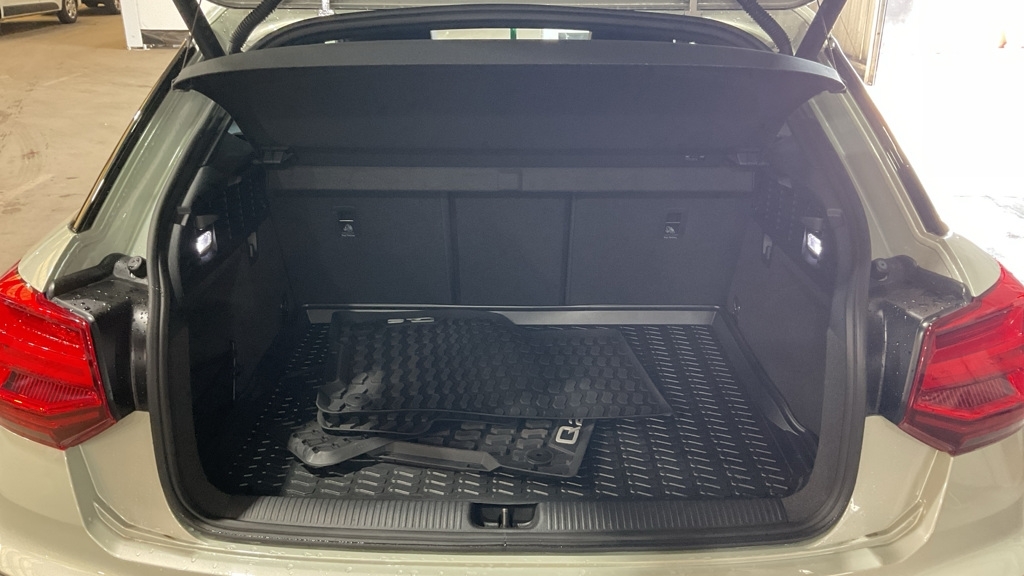 Audi Q2 35 Tfsi Sport S Tronic Black #7
