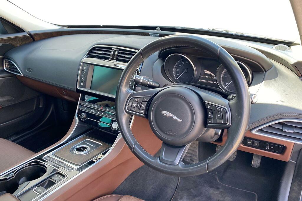 Jaguar XE Jaguar Xe 2.0D Portfolio Saloon Eu AE66WFC Blue #6