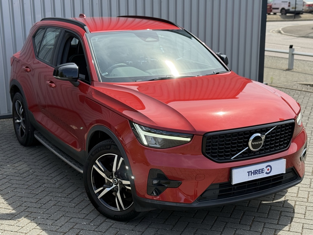 Volvo XC40 Volvo Xc40 B4 Mhev Awd Red #2