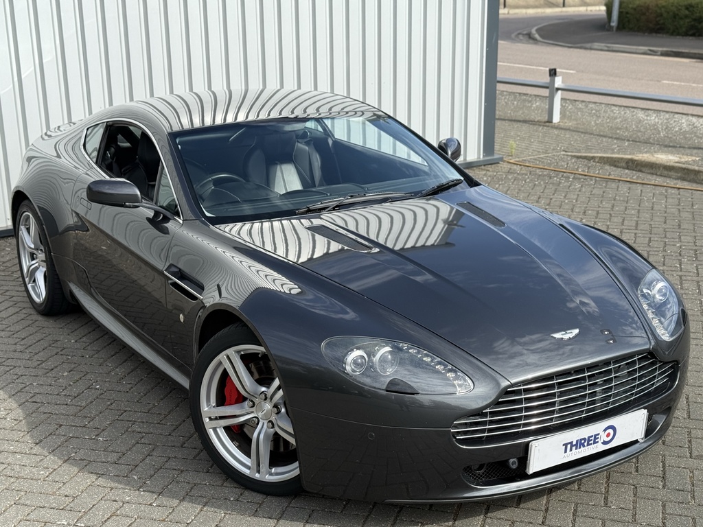 Aston Martin Vantage Aston Martin Vantage V8 Silver #2