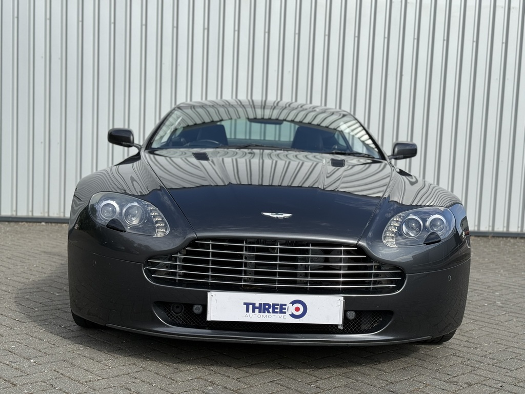 Aston Martin Vantage V8 #11