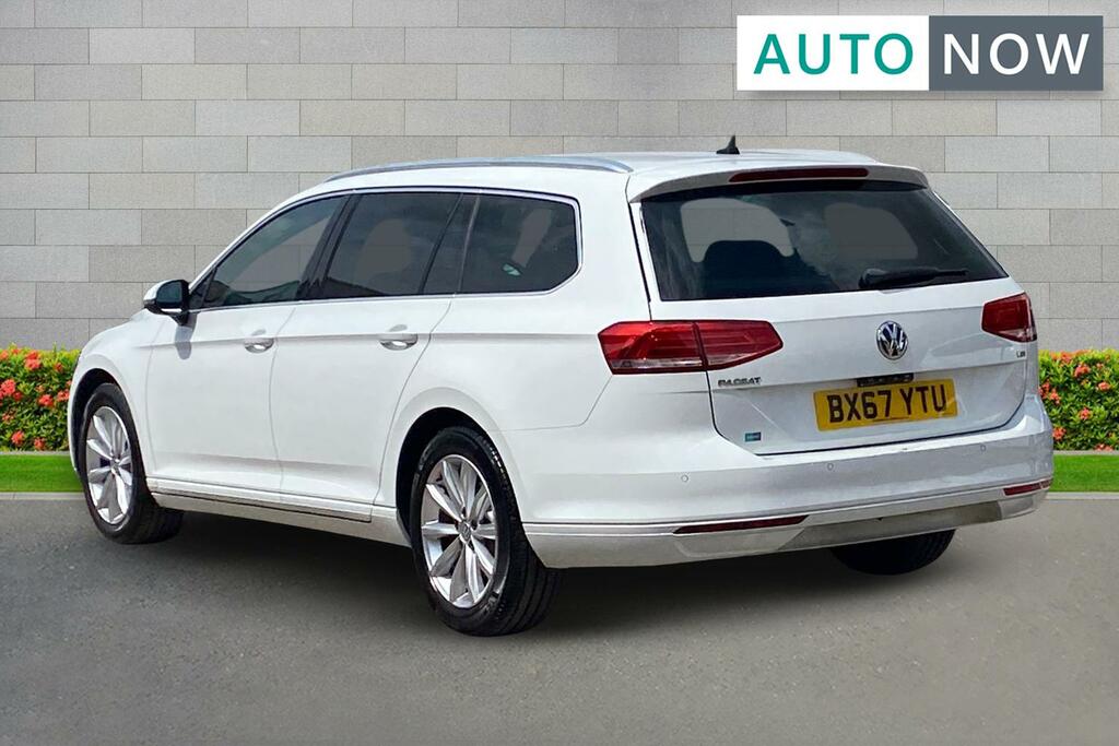 Volkswagen Passat Volkswagen Passat Se Business Tdi Bmt White #3