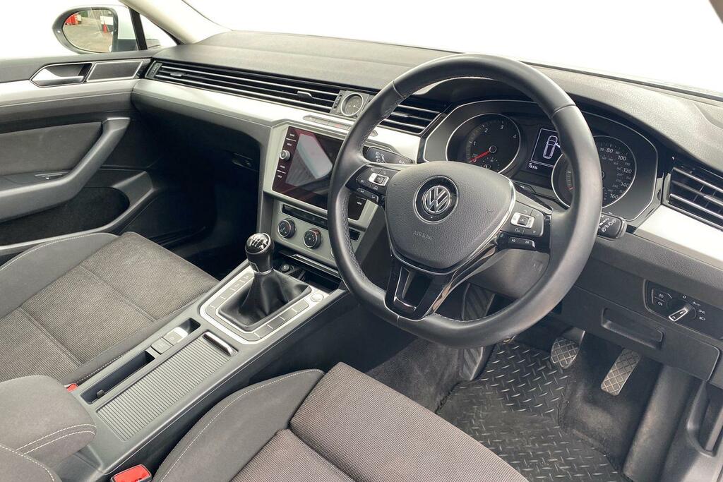 Volkswagen Passat Volkswagen Passat Se Business Tdi Bmt White #6