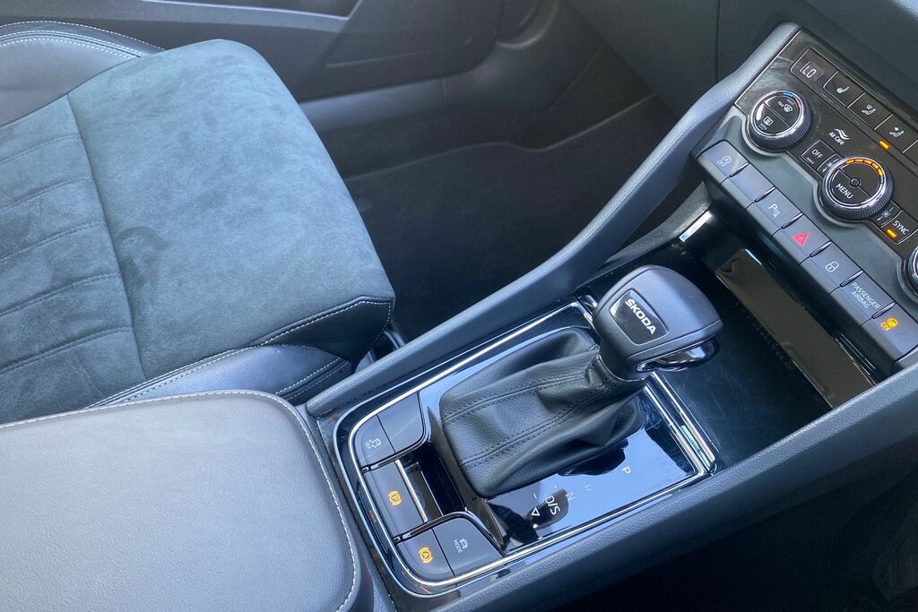 Skoda Karoq 1.5 Tsi Act Se Drive Suv Dsg Silver #11