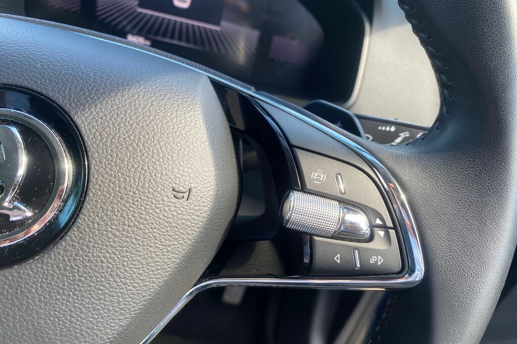 Skoda Karoq 1.5 Tsi Act Se Drive Suv Dsg Silver #26