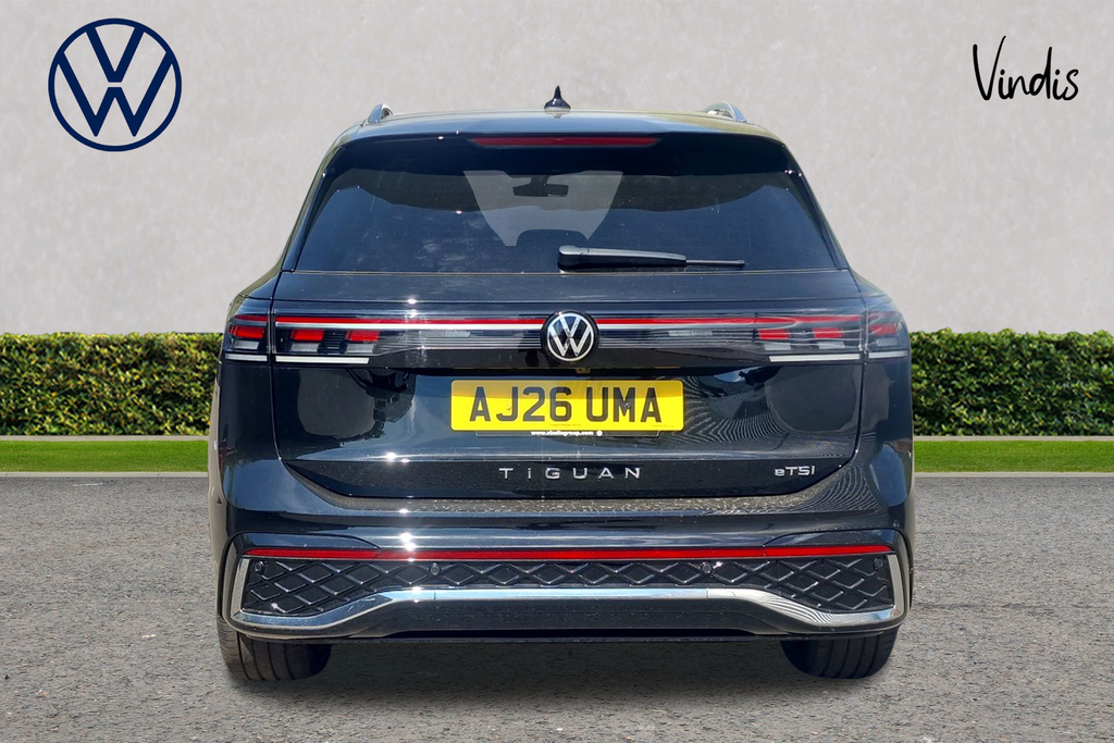 Volkswagen Tiguan Volkswagen Tiguan Estate 1.5 Etsi 150 R-line D Black #4