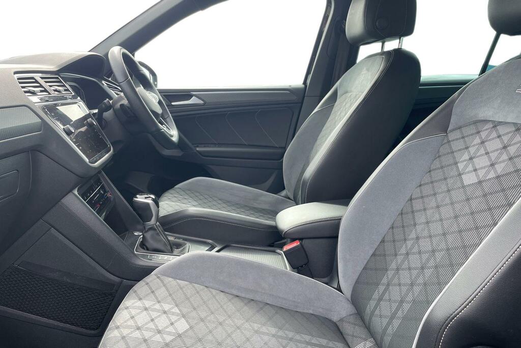 Volkswagen Tiguan Volkswagen Tiguan 1.5 Tsi 150 R-line Dsg Black #2