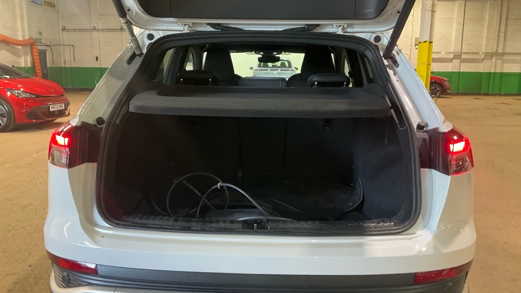 Audi Q4 E Tron Audi Q4 E-tron S Line 50 Quattro 220,00 Kw MM22RHK White #4