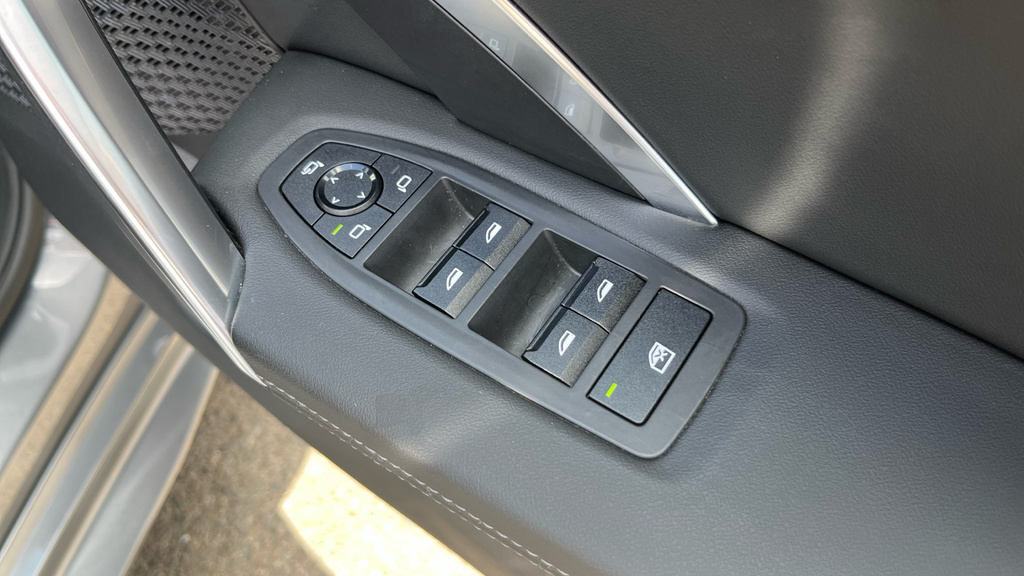 BMW iX2 20 66.5Kwh M Sport Edrive 11Kw Charger Black #39
