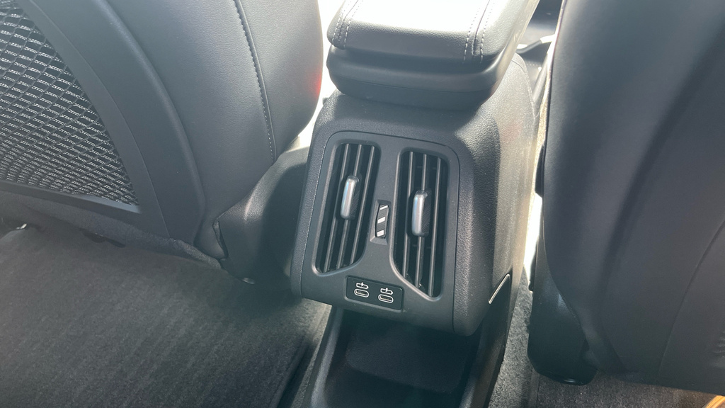 BMW iX2 20 66.5Kwh M Sport Edrive 11Kw Charger Black #24