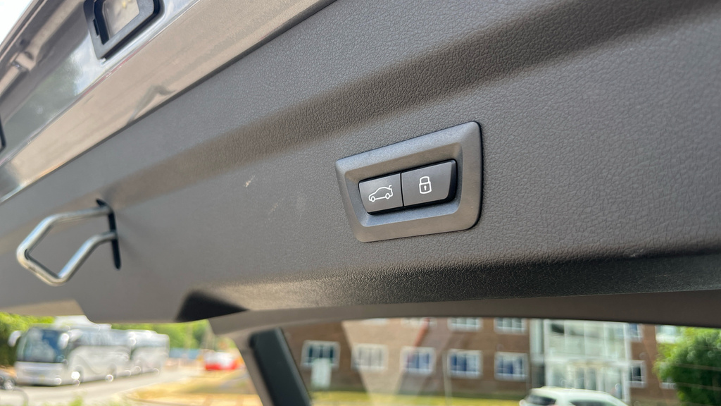 BMW iX2 20 66.5Kwh M Sport Edrive 11Kw Charger Black #27