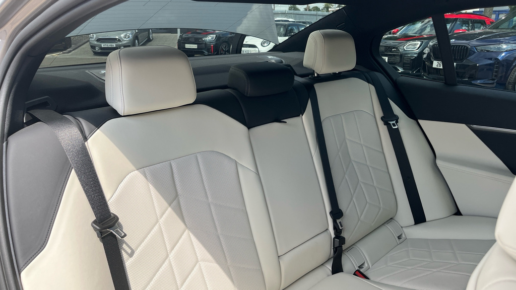 BMW 5 Series 530E M Sport Pro 2025 Black #12