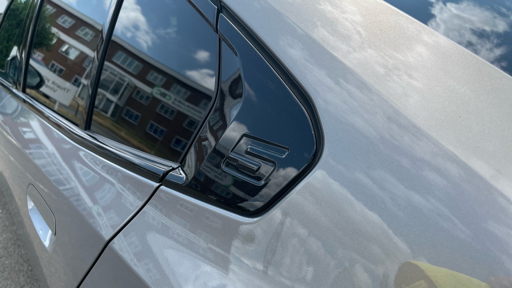 BMW 5 Series 530E M Sport Pro 2025 Black #31