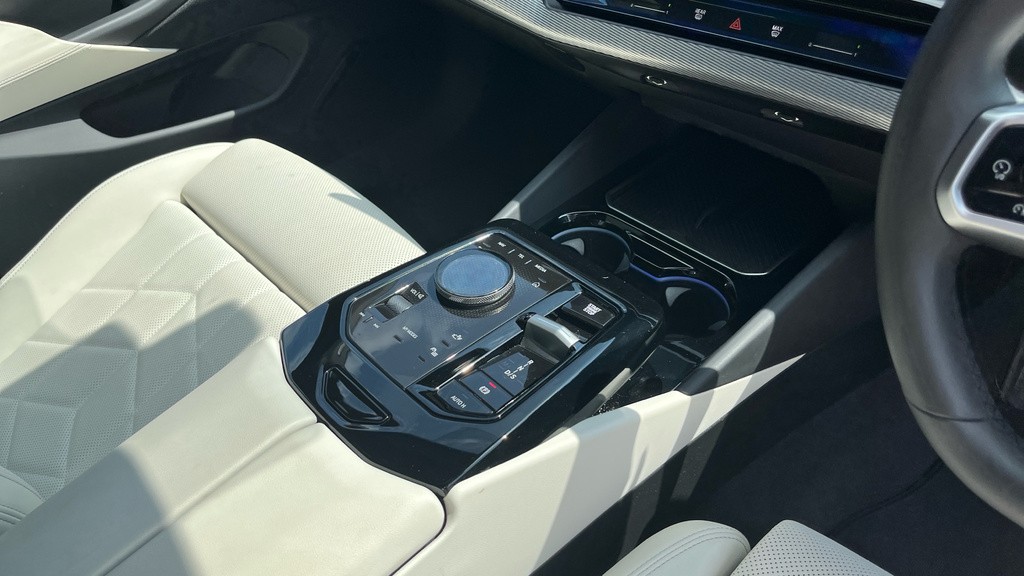 BMW 5 Series 530E M Sport Pro 2025 Black #10